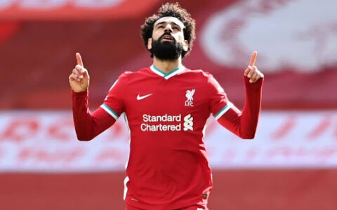 رسالة سرية تكشف موقف محمد صلاح من التعاقد مع برشلونة
