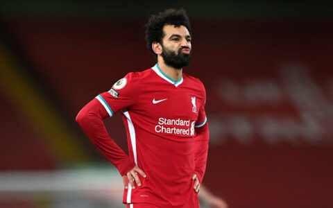 جماهير ليفربول تهاجم محمد صلاح بعد أنباء رحيله إلى برشلونة
