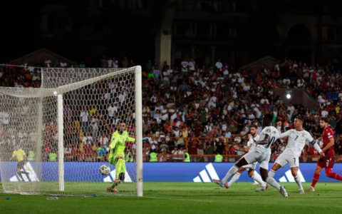 ظهور متواضع لإنكلترا.. فوز كبير للبرتغال ورقم قياسي جديد لرونالدو