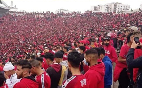 حضور مكثف لجماهير الوداد المغربي أمام الزمالك